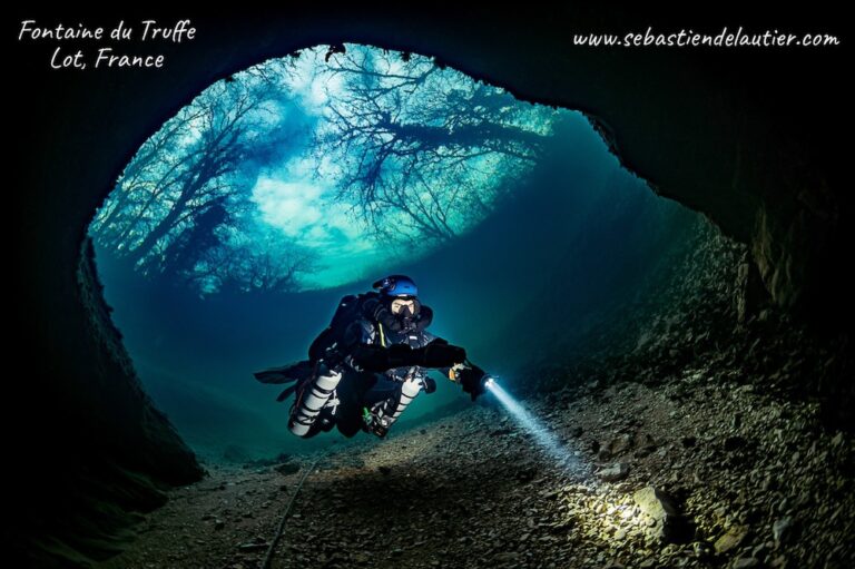 Cave-Diver-modelling-at-the-entrance-of-Fontaine-Du-Truffe-1000px