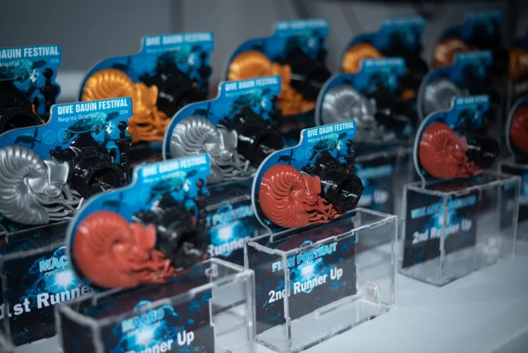 dive-dauin-festival-awards-trophies-mark-gil-gadiana
